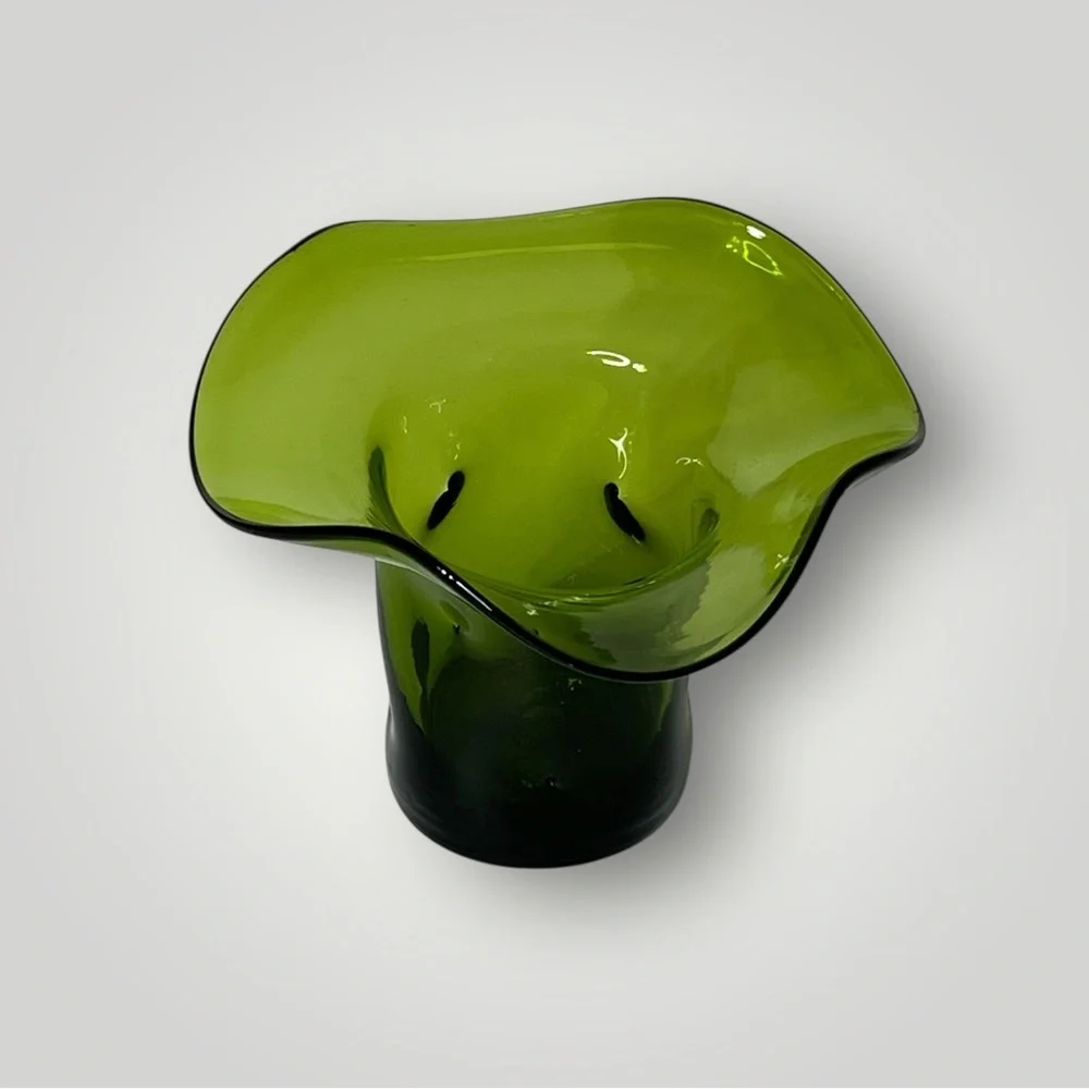 Vintage MCM Green Blown Glass Ruffled Dimpled‎ Candle Holder Vase 4.5